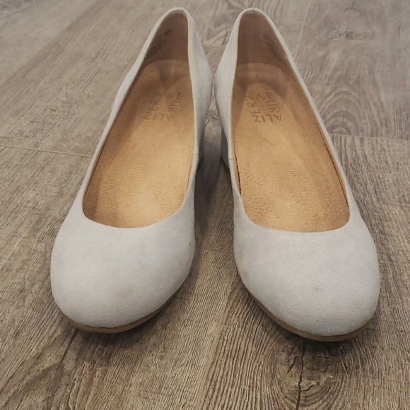 Baby Blue/ Dusty Blue Block Heels - Picture 2 of 5